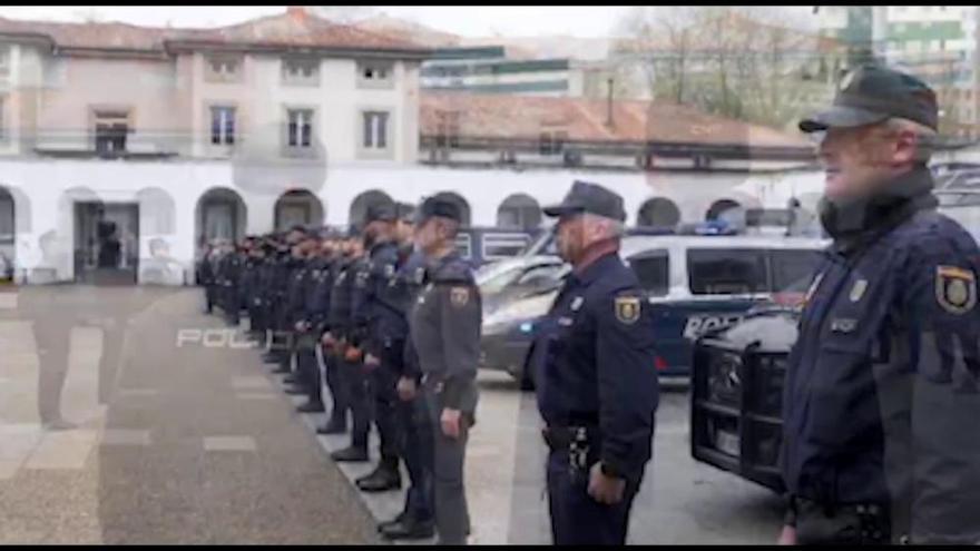 Así ha sido el emotivo homenaje de la Policía Nacional al agente de la UIP fallecido por Covid-19