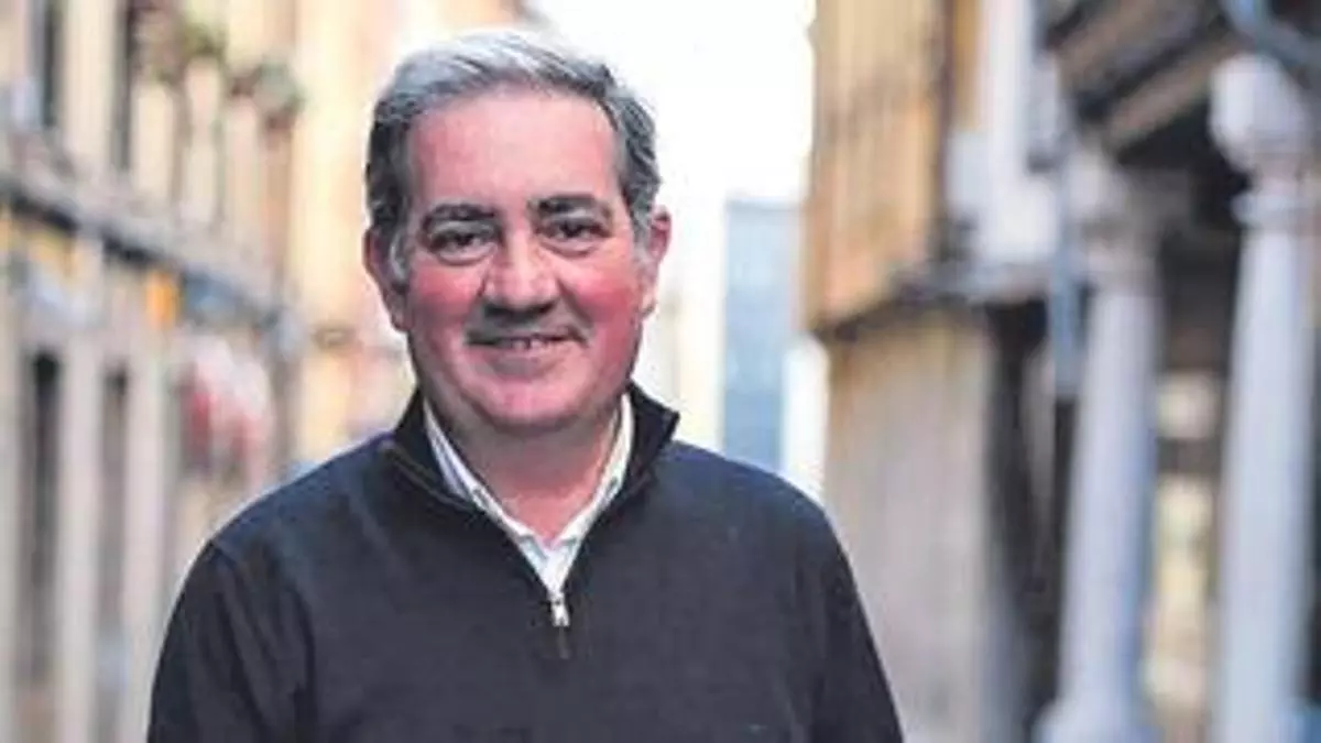 Tristeza tras el fallecimiento de Carlos Rodríguez de la Torre, coordinador de la Cámara de Oviedo: "Gracias por tu dedicación y trabajo"