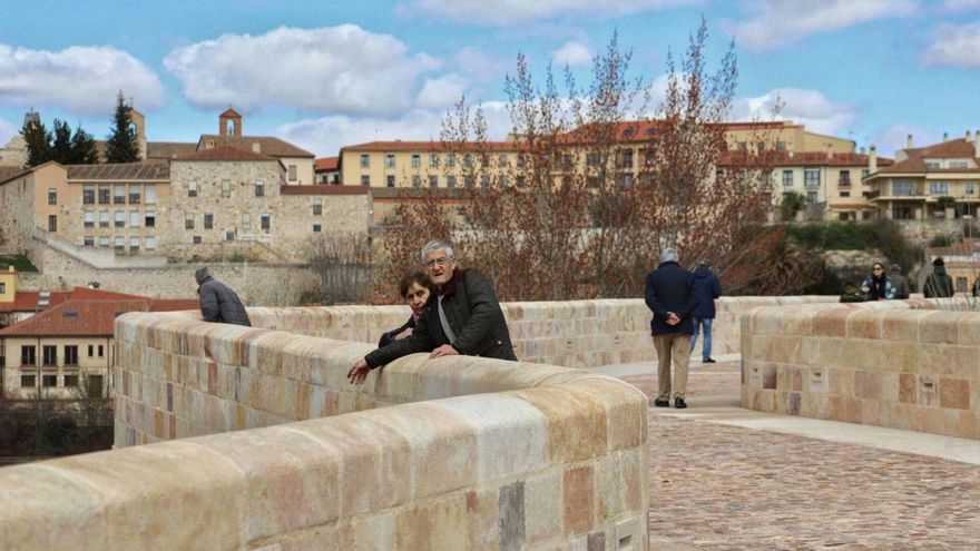 A vueltas con el Puente de Piedra de Zamora: ¿Por qué se optó por la altura del pretil que rechaza el Ayuntamiento?