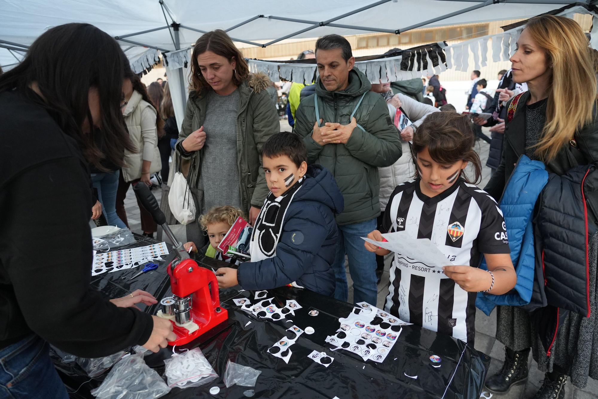 La afición del Castellón antes del partido