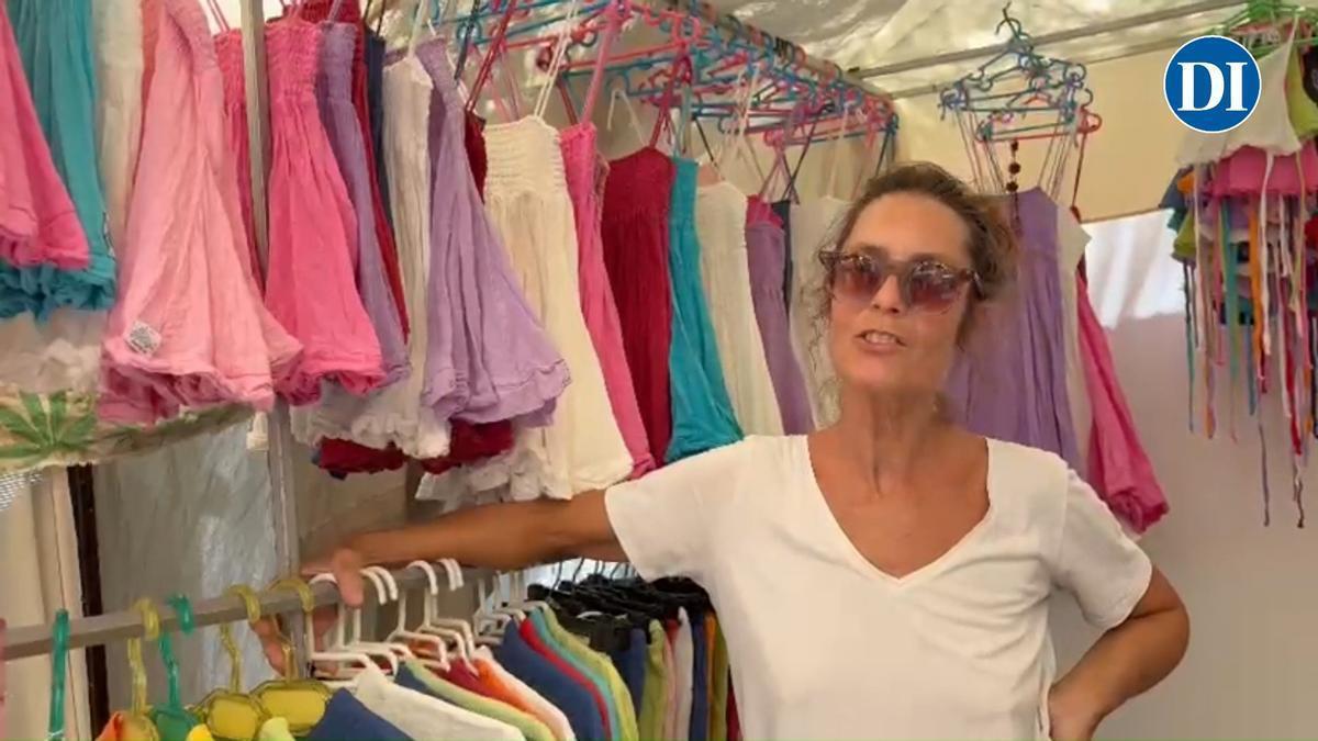 El emblemático mercadillo hippie de Punta Arabí
