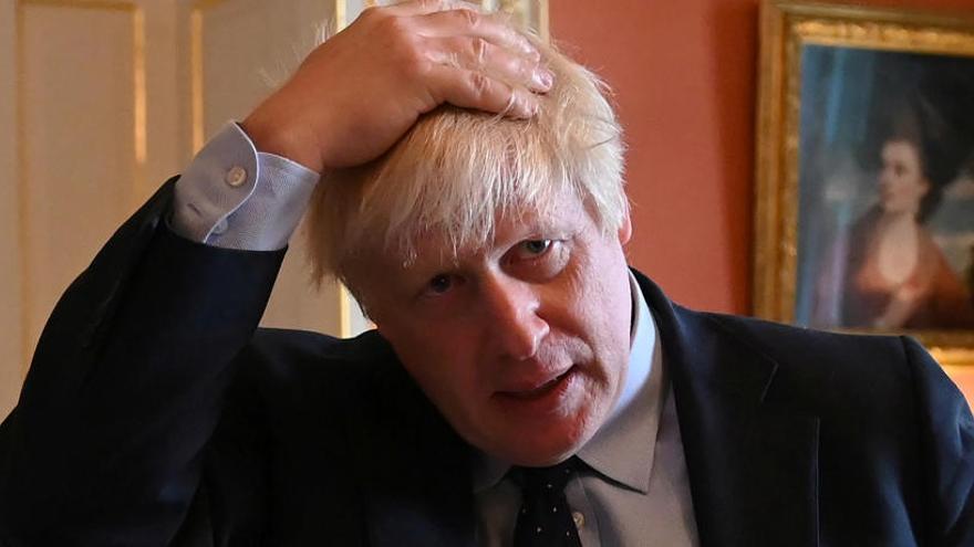 Boris Johnson es lamenta durant una reunió, aquest dimarts