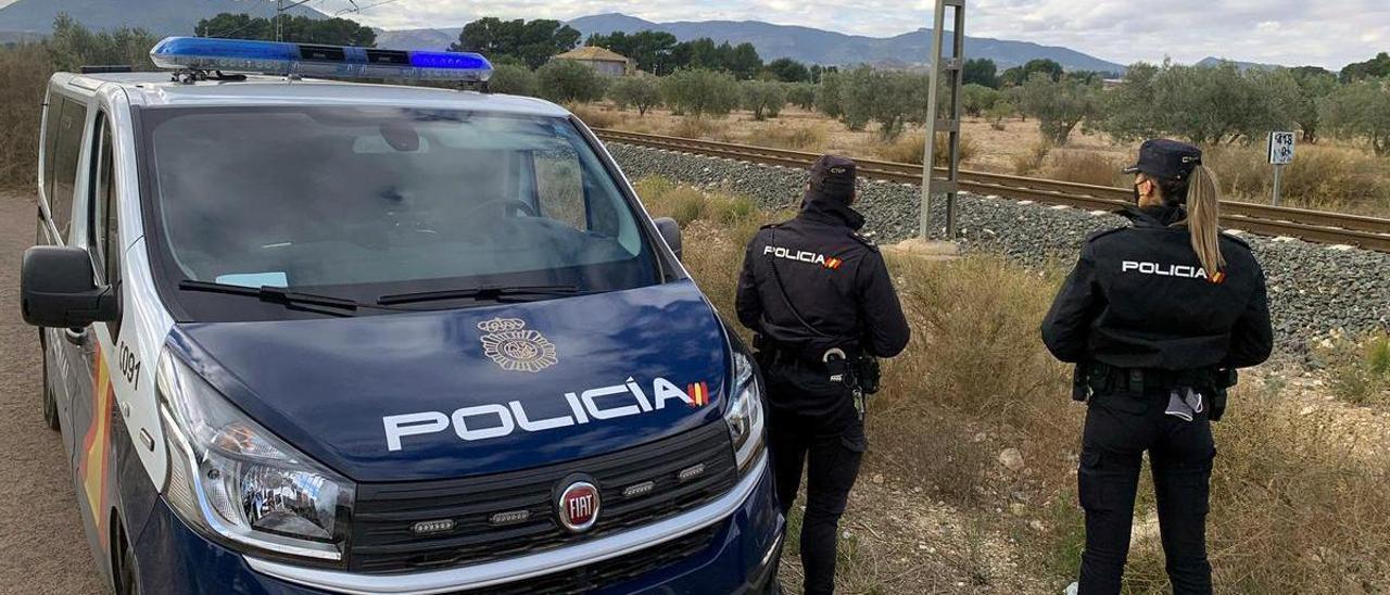 Efectivos de la Policía Nacional en el lugar del rescate.