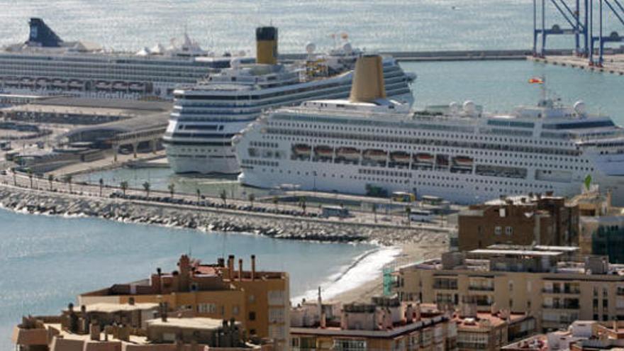 La llegada de cruceros a Málaga en 2013 será sensiblemente menor que la registrada este año.