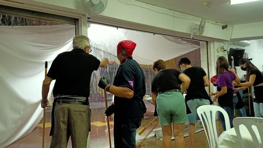 Una tromba de agua sorprende en Lorca a 400 personas en la Gala del Mayor