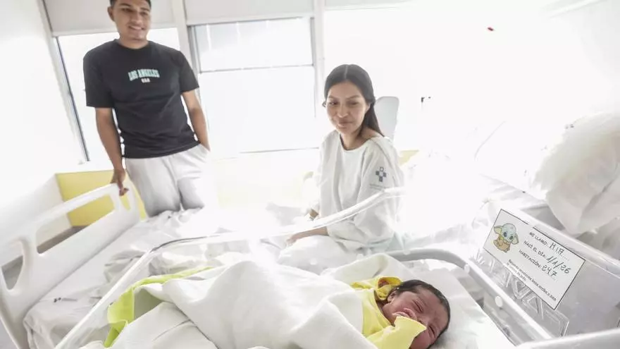 Se hace oficial el nuevo permiso para los padres que da la Seguridad Social con hasta 32 semanas