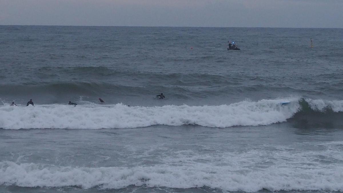 Buscan a una persona desaparecida en el mar en el Fòrum de Barcelona