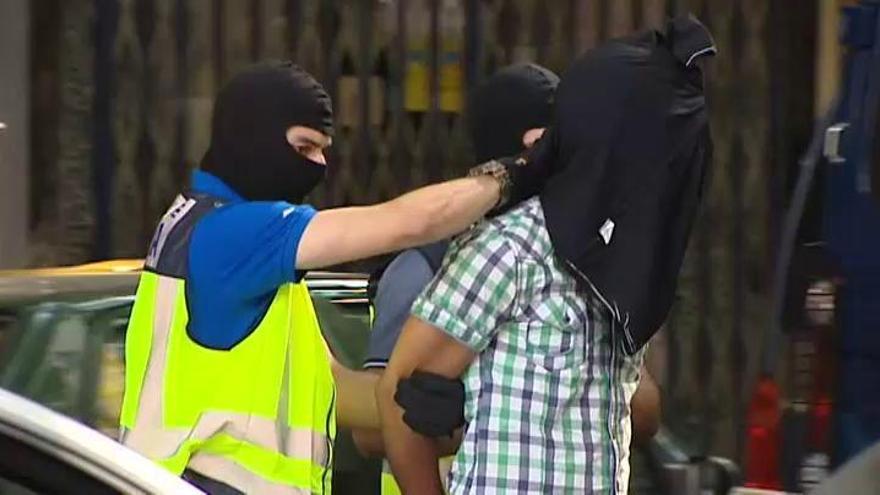 Los detenidos en la operación antiyihadista participan en los registros