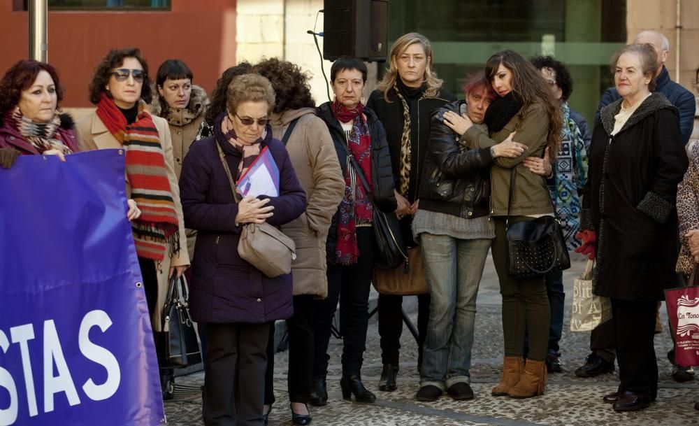 Concentración de condena contra la violencia de género tras el asesinato de Silvia Hernández Alvarez