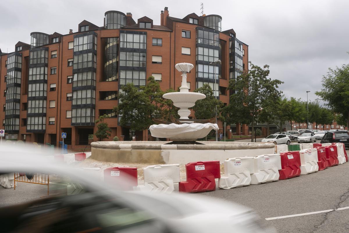 El viaje de la fuente de Pedro Menéndez a La Constitución