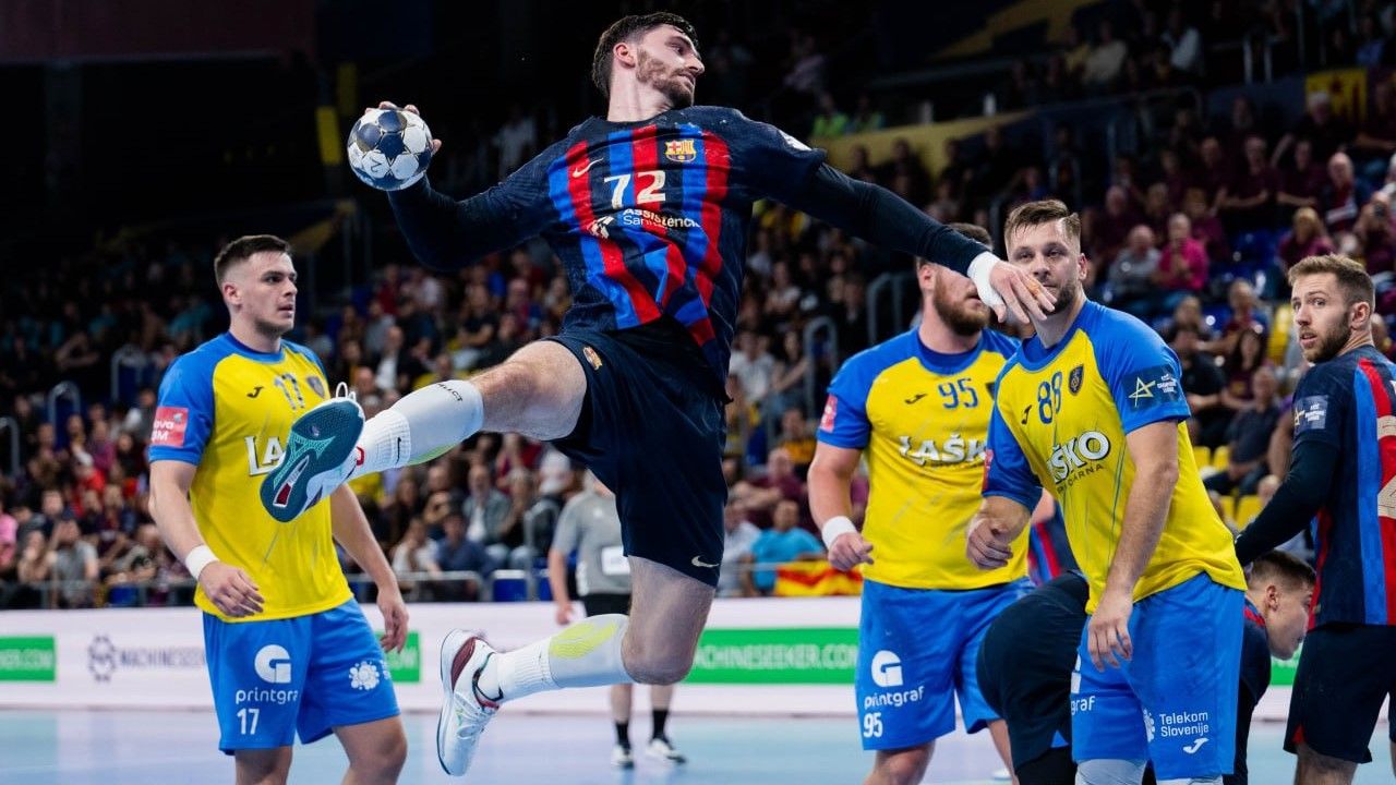 Ludovic Fàbregas ejecuta un lanzamiento ante el Celje.