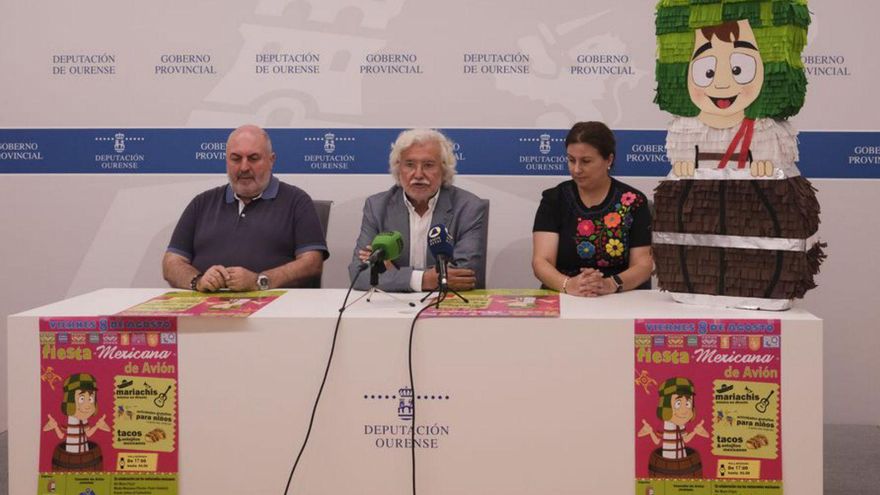 Presentación, ayer, de la fiesta mexicana en Avión.| |
