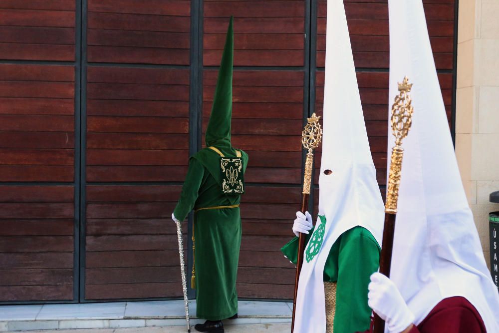 LUNES SANTO. Momento de la salida de Estudiantes.