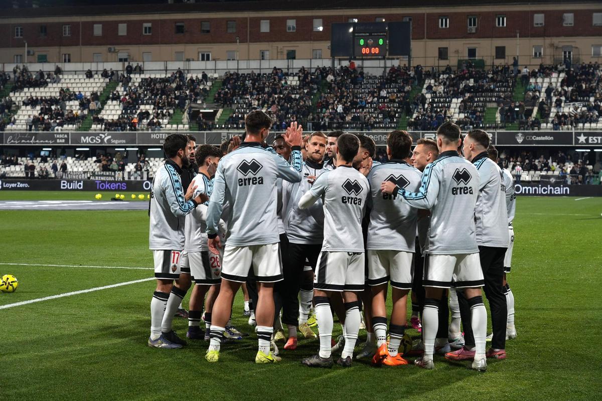 Galería | Las mejores imágenes de la afición y los homenajes del Castellón-Leganés