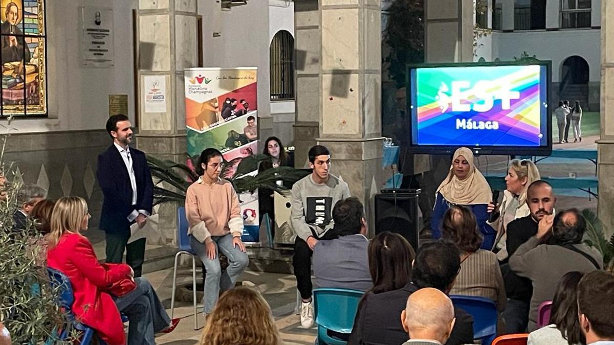 Presentación de la iniciativa Málaga ES+ en el Colegio Maristas de Málaga.