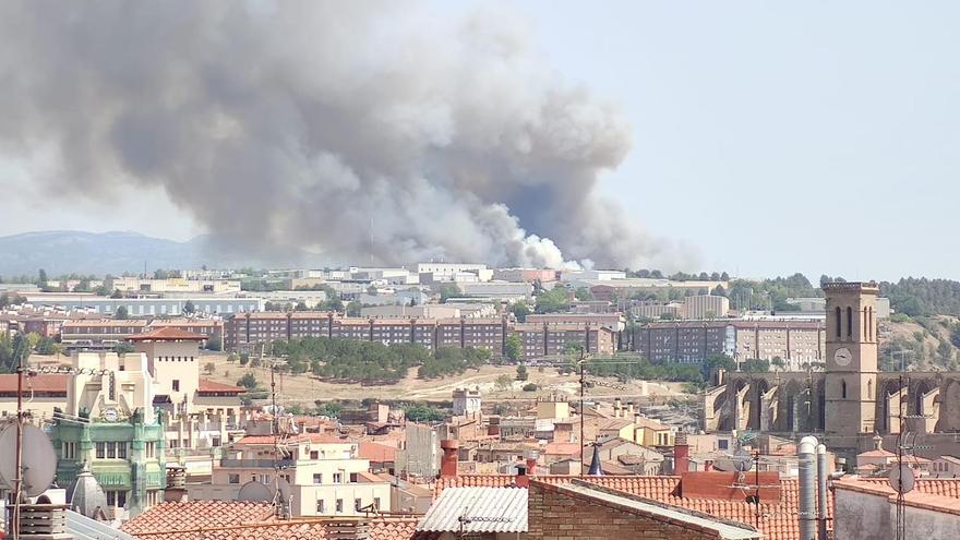 vista de la columna de fum de l'incendi de Bufalvent