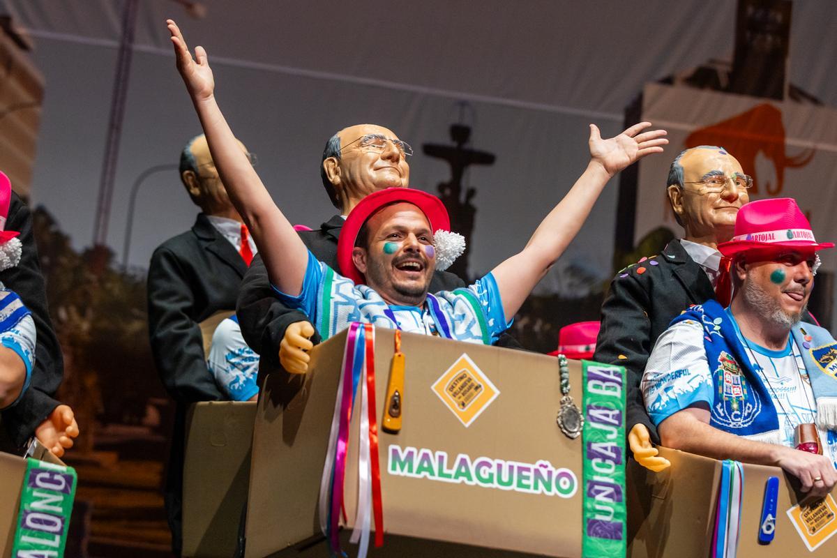 Una imagen de la actuación de la murga del Chino