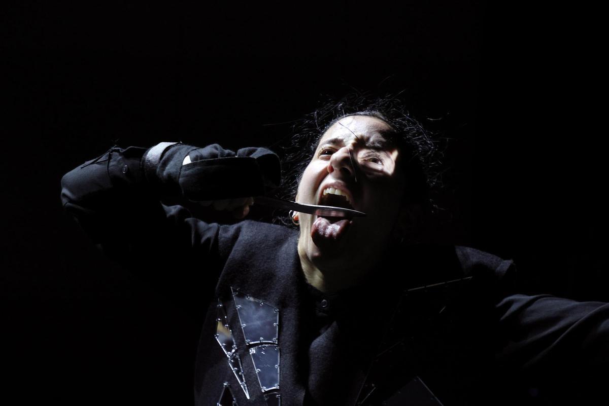 Margherita Mattia en Marina Abramović Balkan Erotic Epic