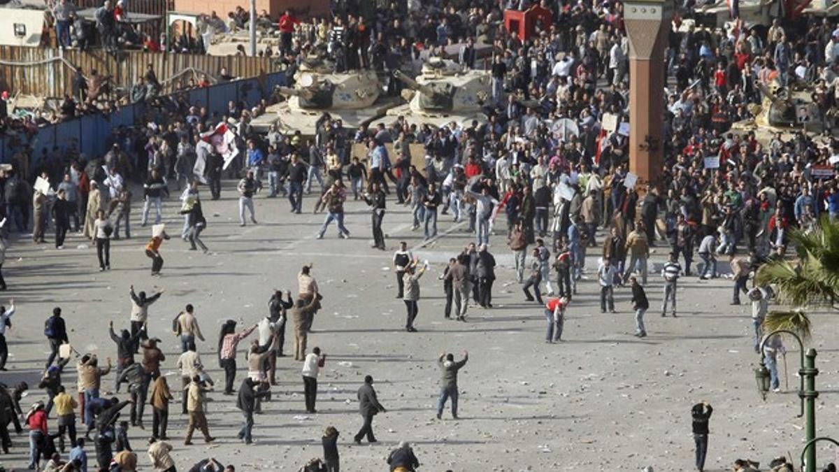 Enfrentamientos en la plaza Tahrir en El Cairo.