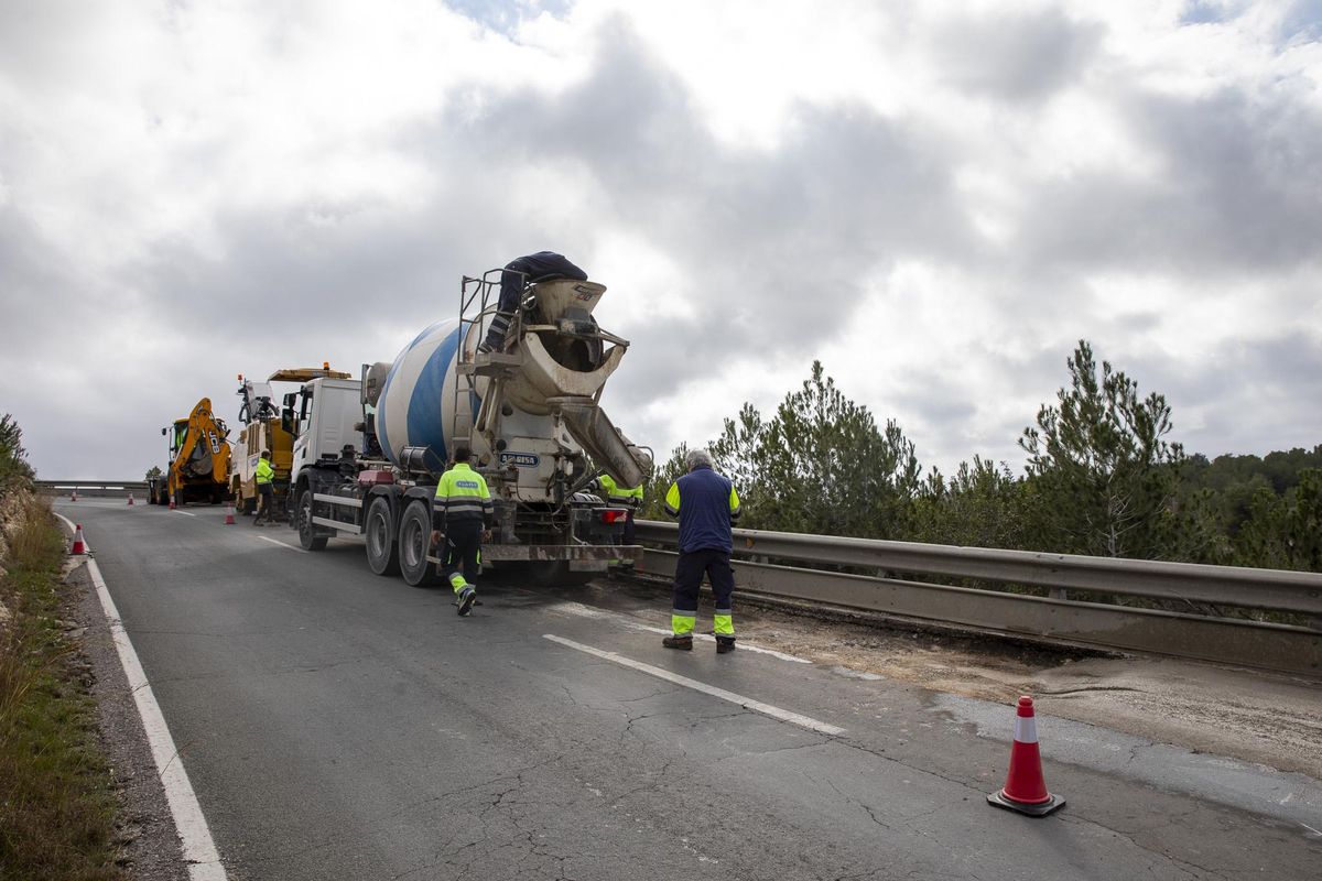 Obres en la carretera d’es Cubells, en Sant Josep.