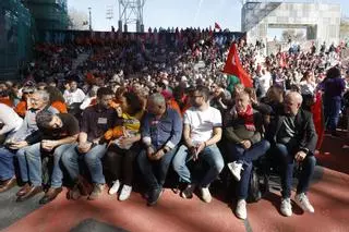CCOO y UGT reúnen a 2.000 delegados para preparar la huelga general, "atípica e histórica"