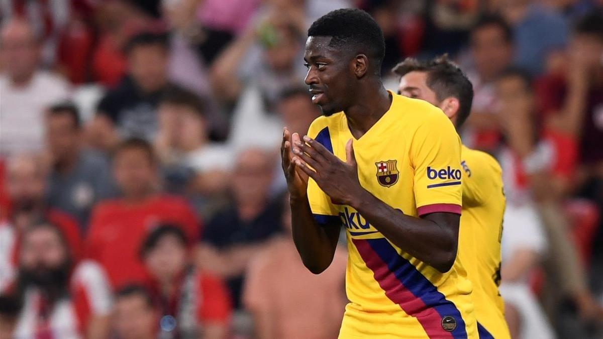 Dembélé se lamenta de un fallo en San Mamés.