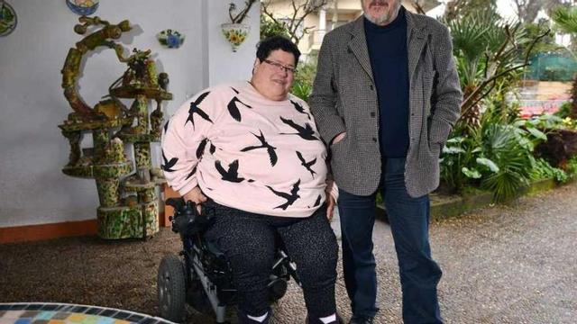 Graciela Cortizo, delegada de la asociación Asem-Galicia, y el neurólogo José María Fernández. // G. S.
