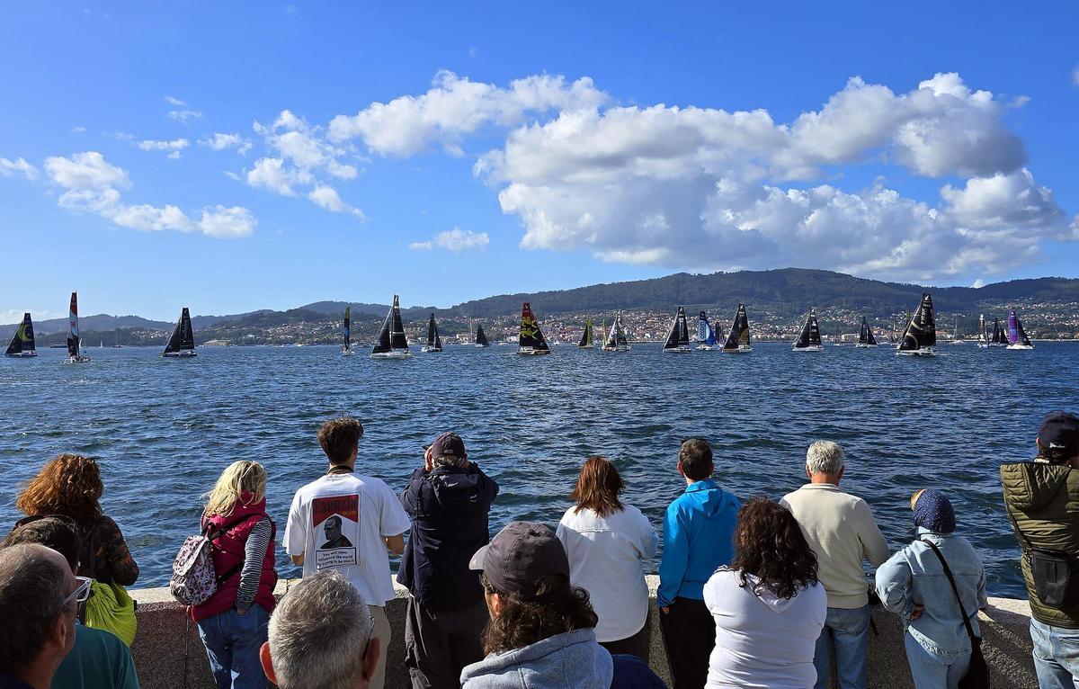 Vigo despide a La Solitaire du Figaro Paprec