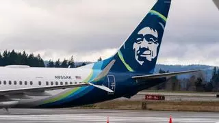 United Airlines halla tornillos sueltos en aviones Boeing 737 Max 9 tras el incidente aéreo