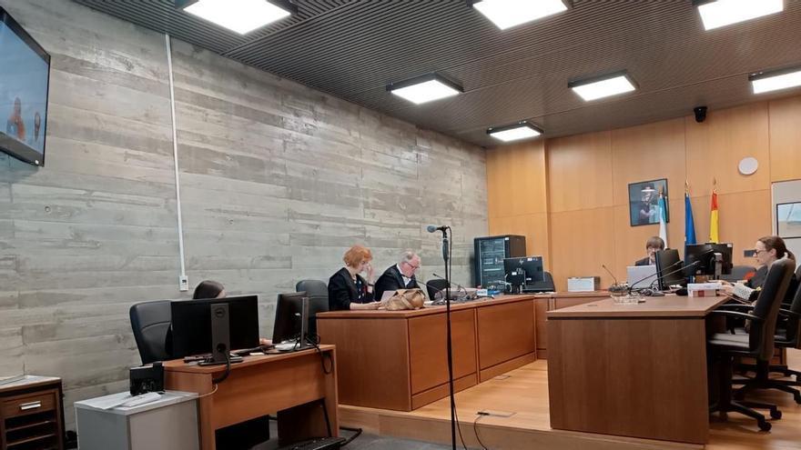 El juez mantiene en la cárcel a los dos acusados del crimen del flautista callejero de Ourense