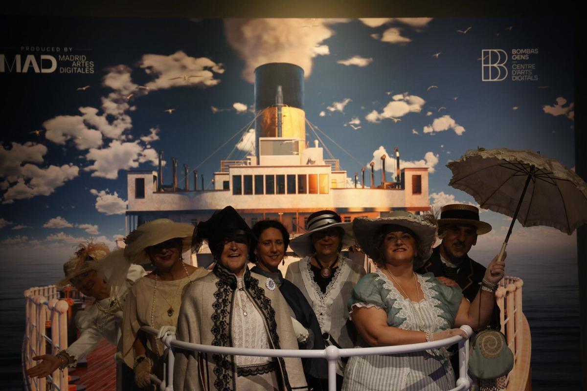 Llega a València la exposición inmersiva sobre el Titanic en Bombas Gens: 'La leyenda del Titanic' permite pasear al público por dentro del histórico buque Llega a València la exposición inmersiva sobre el Titanic en Bombas Gens: 'La leyenda del Titanic' permite pasear al público por dentro del histórico buque