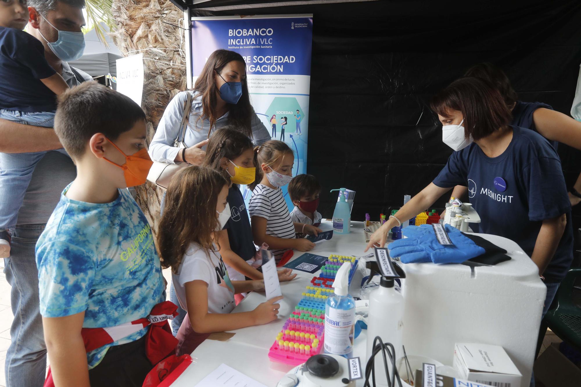 La ‘Nit Mediterrània de les Investigadores’ acerca la ciencia a los niños