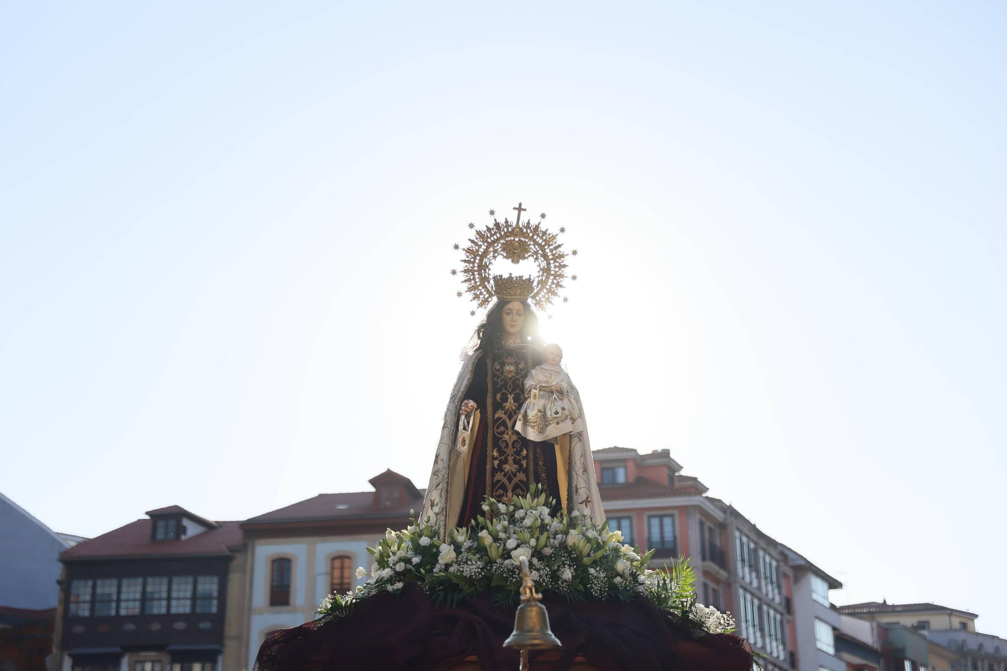 EN IMÁGENES: La procesión del Carmen en Avilés