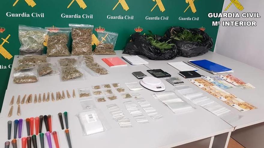 La Guardia Civil de Torrevieja desarticula una organización dedicada al tráfico de drogas al menudeo