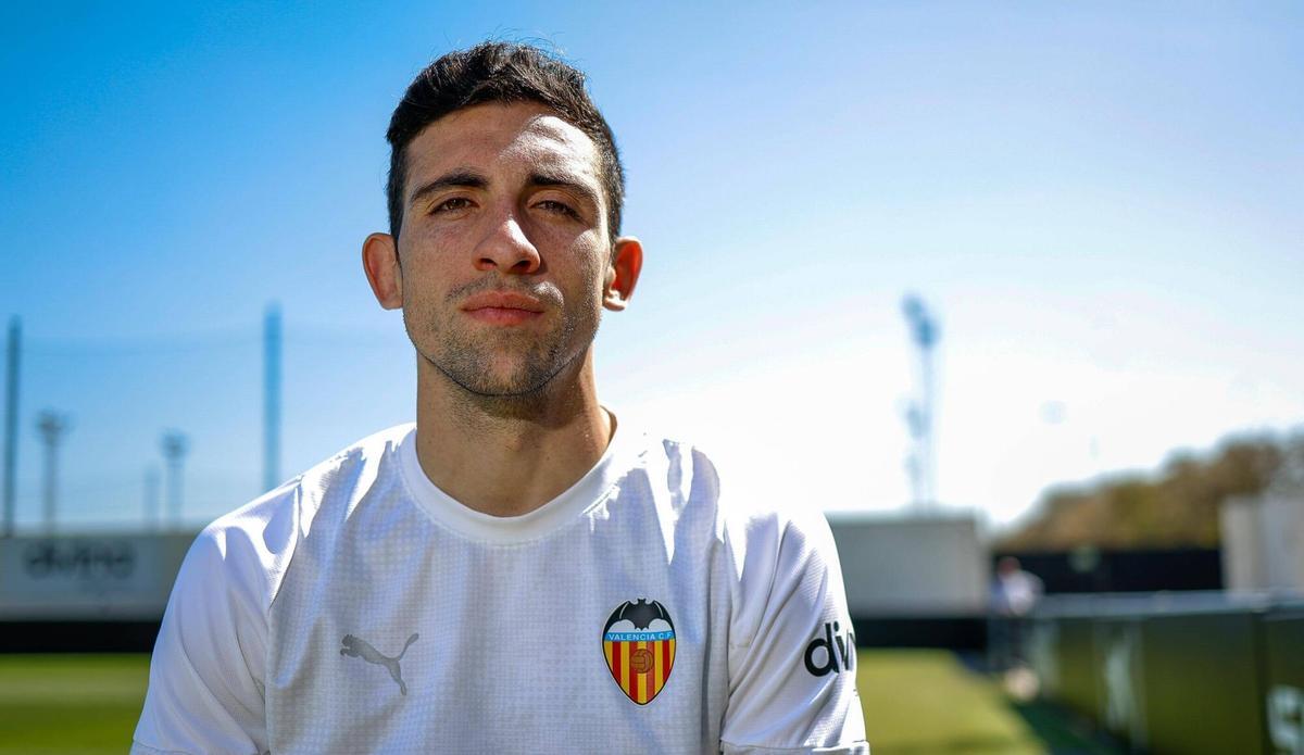 CD del Valencia CF en Paterna VLC SPD entrevista a Cesar Tárrega jugador del Valencia