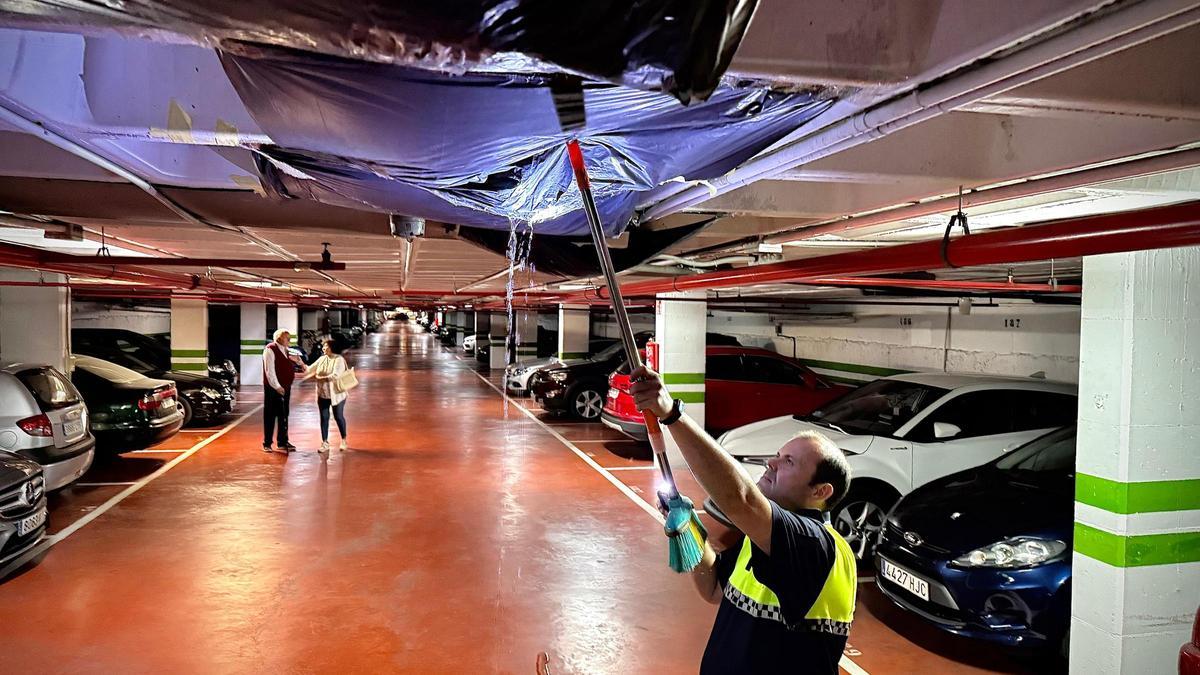 Un parking de Elche que "hace aguas"