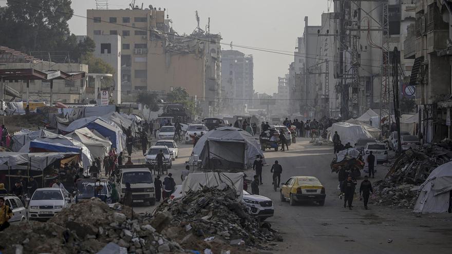 Cientos de personas se manifiestan en Gaza exigiendo el fin de la guerra y la salida de Hamás de la Franja