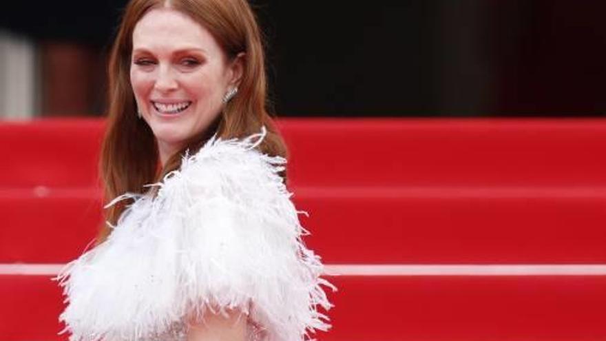 Julianne Moore, elegancia en la alfombra roja