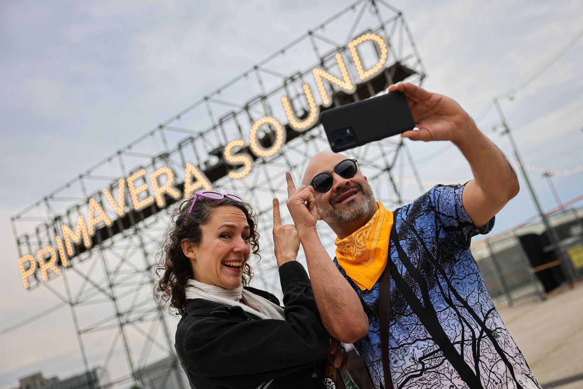 Públic accedint al Primavera Sound 2023 durant la jornada inaugural