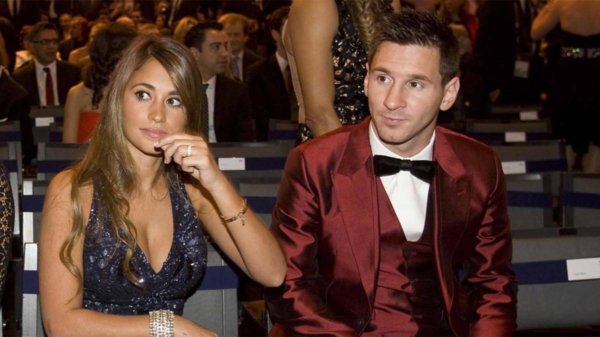 Antonela Roccuzzo y Leo Messi durante la gala de entrega del Balón de Oro 2013 en enero de 2014