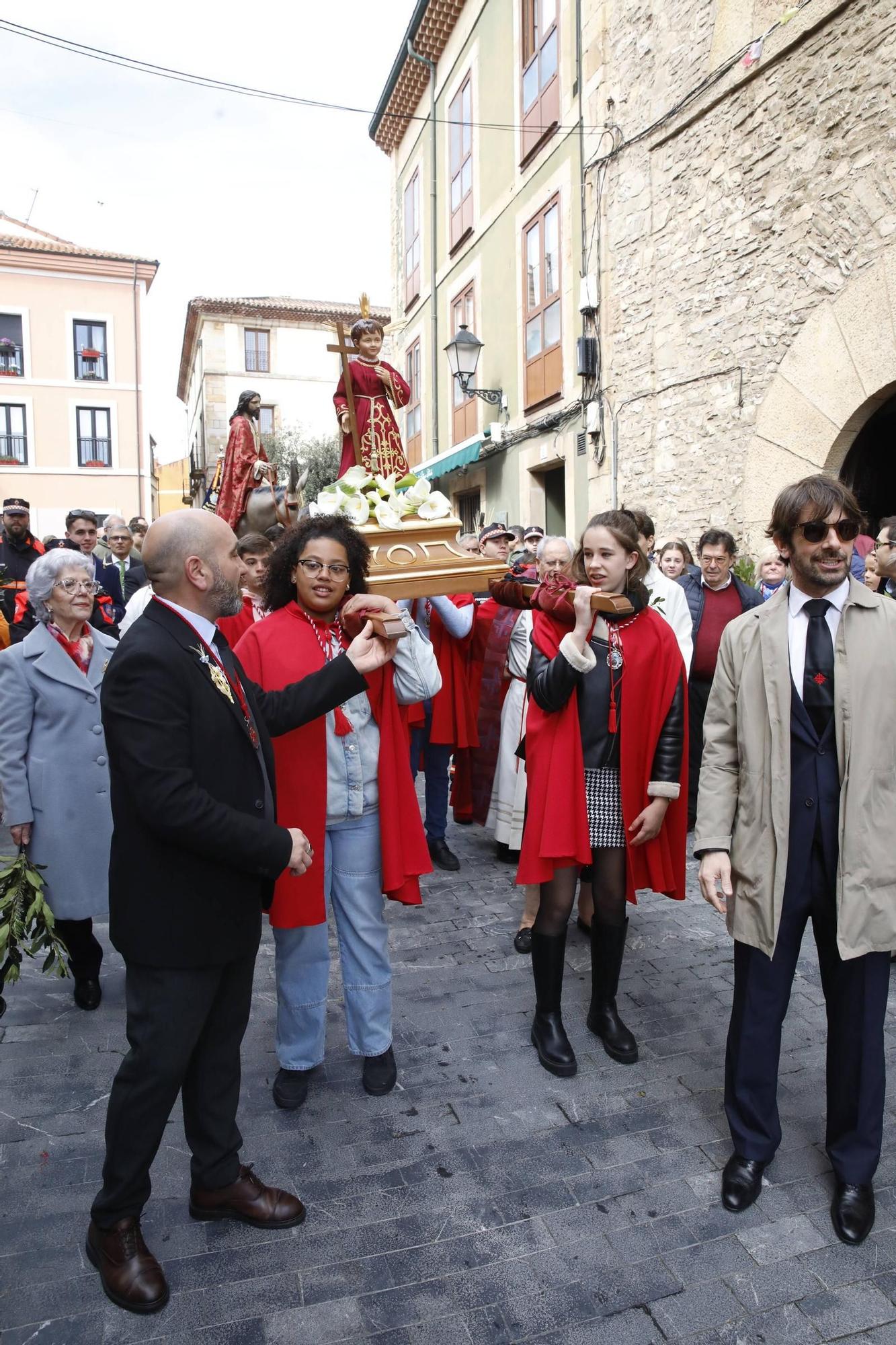 EN IMÁGENES: Gijón procesiona para celebrar el Domingo de Ramos