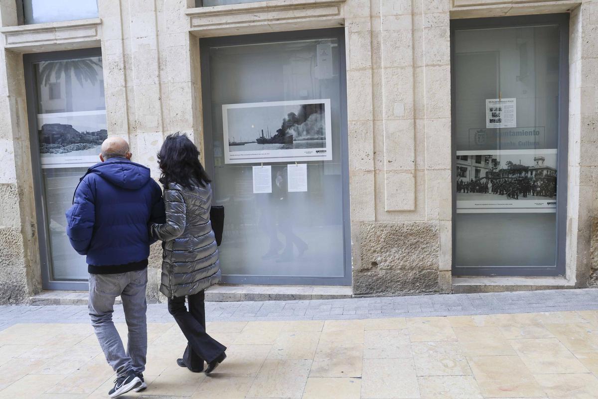 El Archivo Municipal inaugura la exposición "120 años de Periodismo en Alicante" en colaboración con la APPA. El Archivo Municipal inaugura la exposición "120 años de Periodismo en Alicante" en colaboración con la APPA.