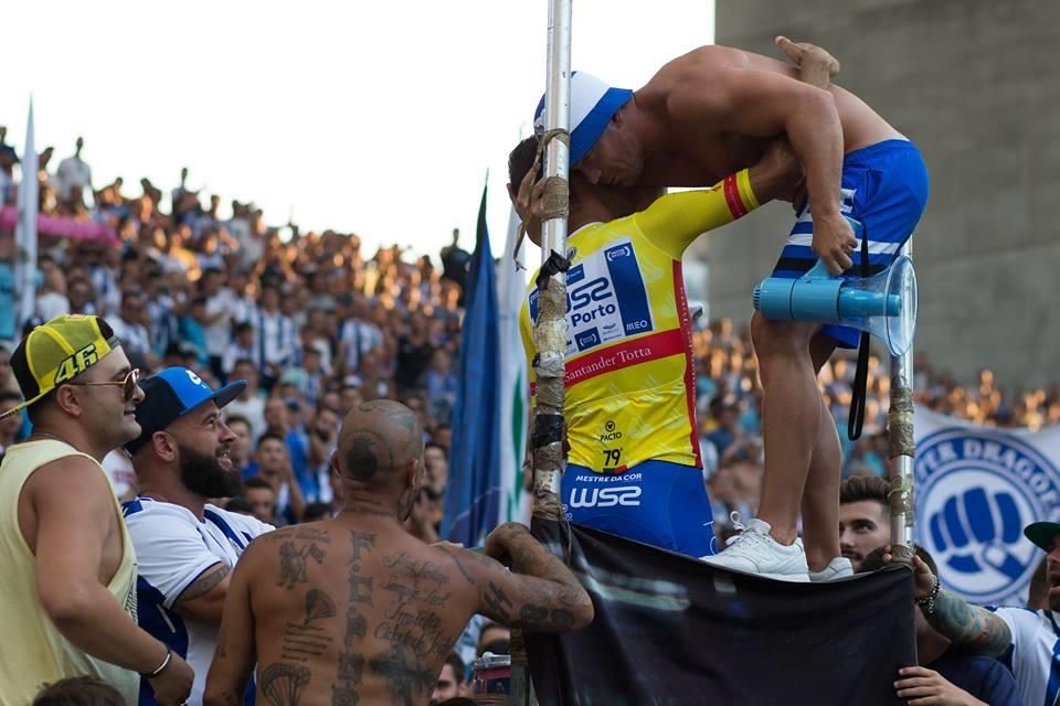 La afición del Oporto de Iker Casillas homenajea a Raúl Alarcón