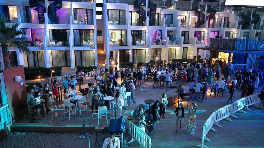 Ocio de Ibiza pide al Govern que sólo entren vacunados en las discotecas - Vimarsana News
