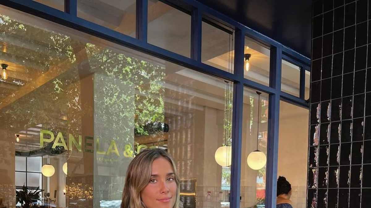 María Pombo posa en Instagram con vestido amarillo de crochet de Name the Brand