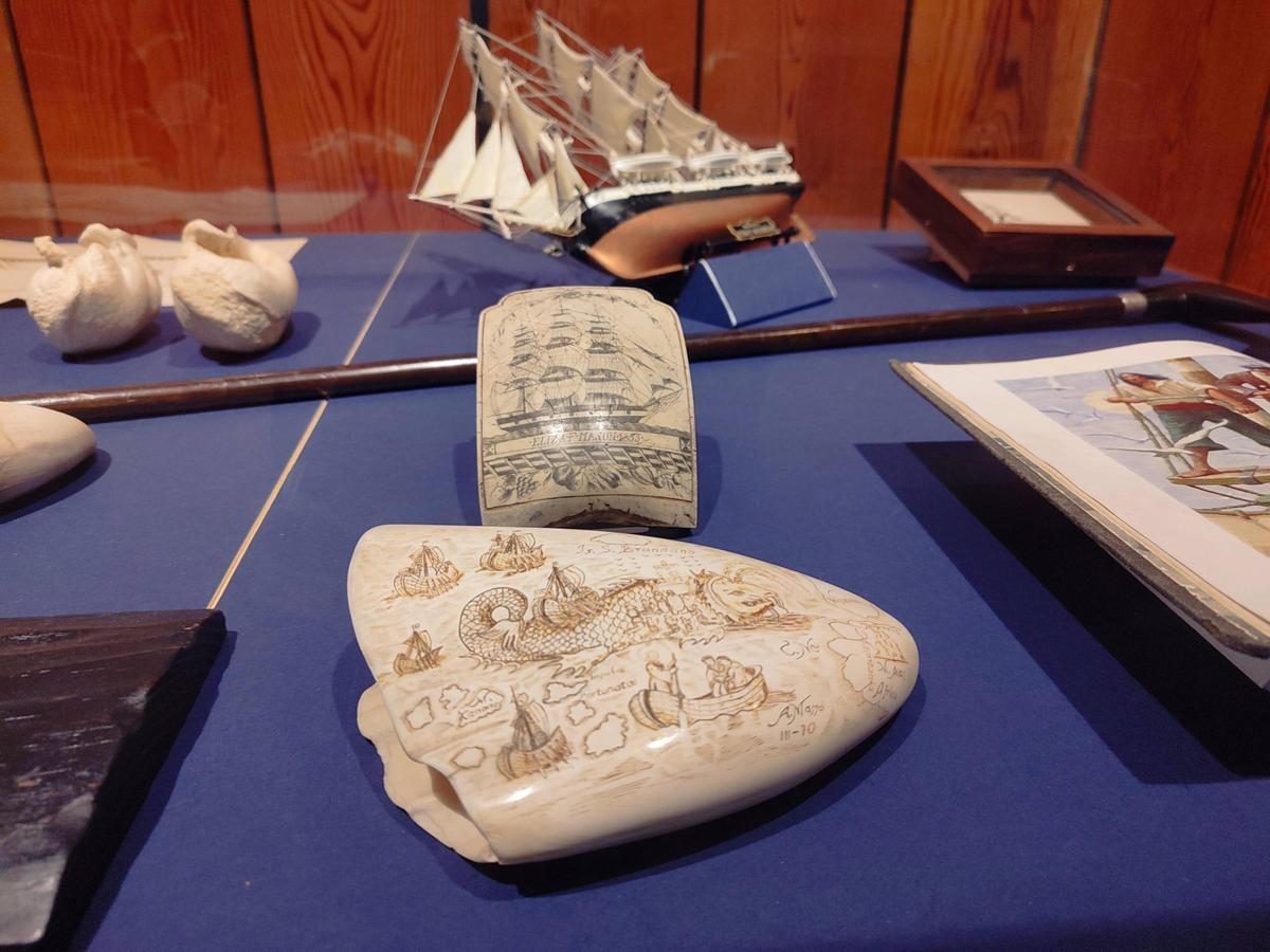 La sala dedicada a la caza de la ballena en el Museo Massó de Bueu