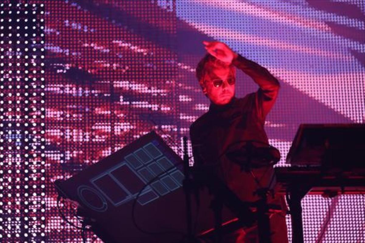 Jean-Michel Jarre, durant el seu recital d’ahir a la nit a Sónar Club. Jean-Michel Jarre, durant el seu recital d’ahir a la nit a Sónar Club.