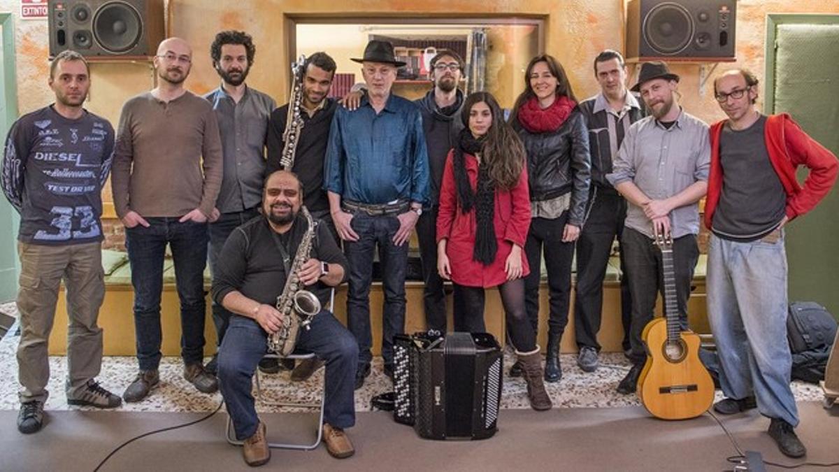 El grupo Barcelona Gipsy Klezmer Orchestra.