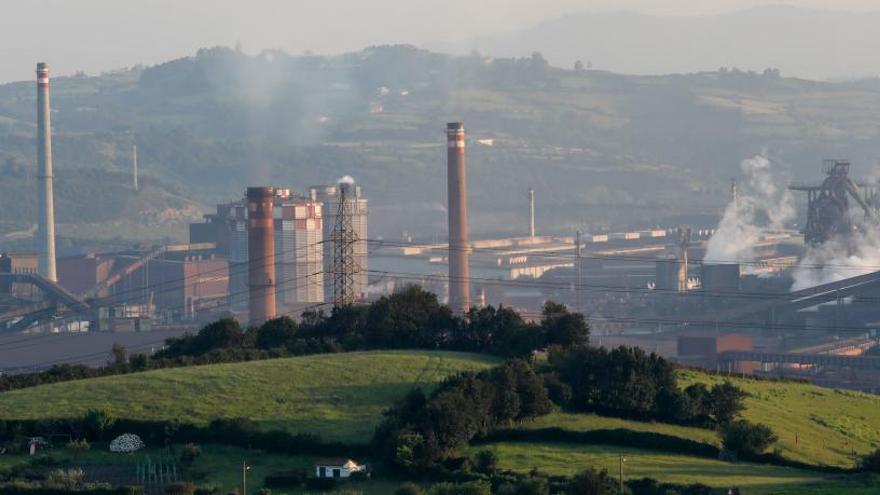 Instalaciones de Arcelor Mittal en Gijón.