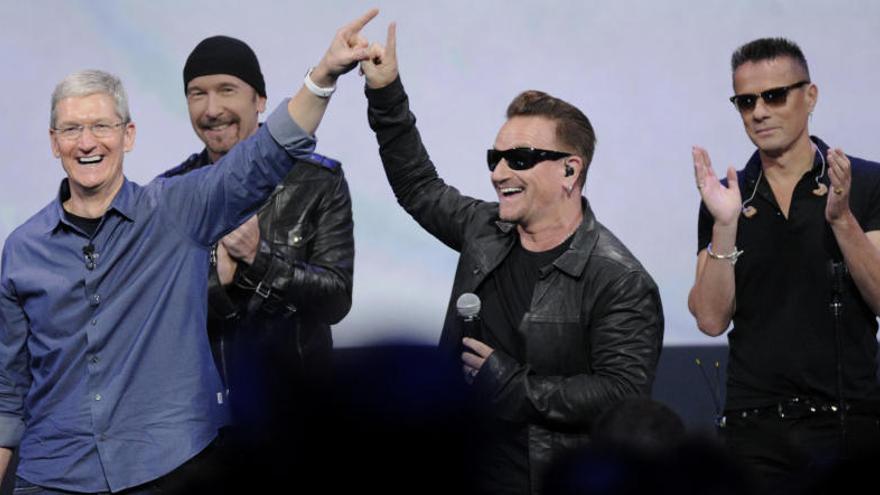 U2 en la presentación del iPhone 6.